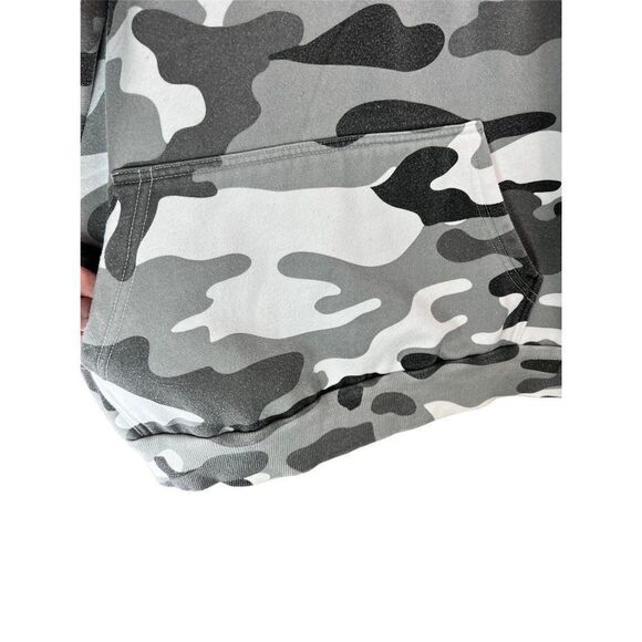 Authentic Wear Distressed American Flag Camouflage Hoodie. Grey. Size XL - Picture 3 of 10